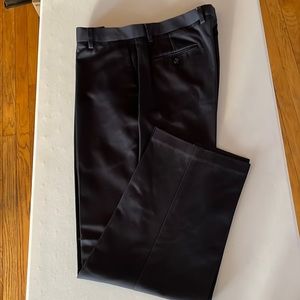 Men’s Black Dockers D3 Classic Fit Dress Pant